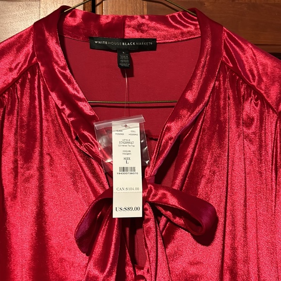 Women’s red button down blouse. Size L. Great for Valentine’s. - Picture 2 of 8